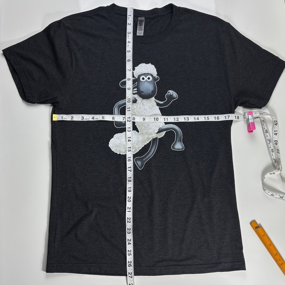 Vintage Shaun the Sheep Black Graphic T-Shirt from Comic Con 2014 San Diego - Picture 3 of 4